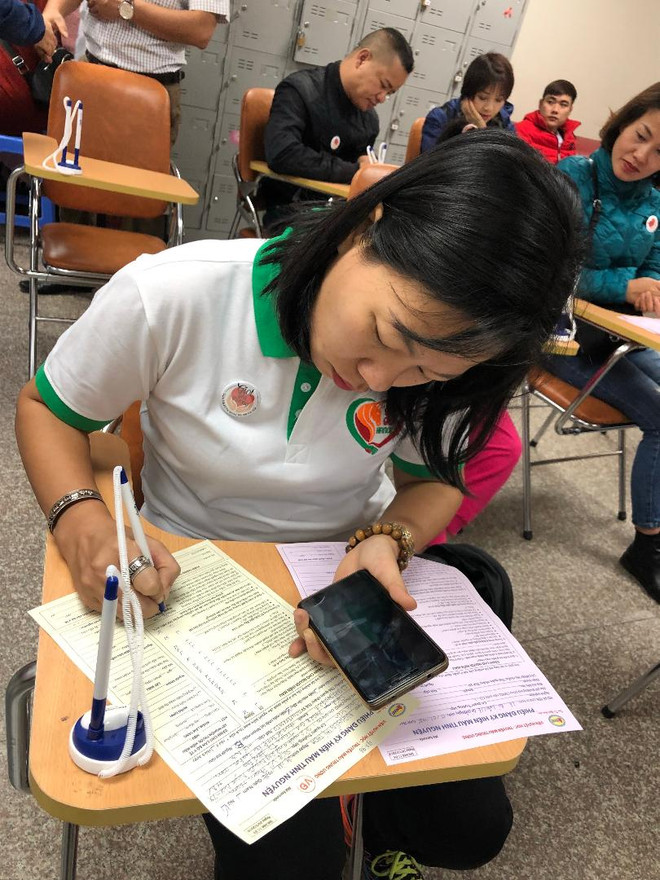 Cựu học sinh PTTH Hà Nội hưởng ứng phong trào "Giọt máu yêu thương" ảnh 3