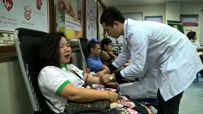 Cựu học sinh PTTH Hà Nội hưởng ứng phong trào "Giọt máu yêu thương" ảnh 5