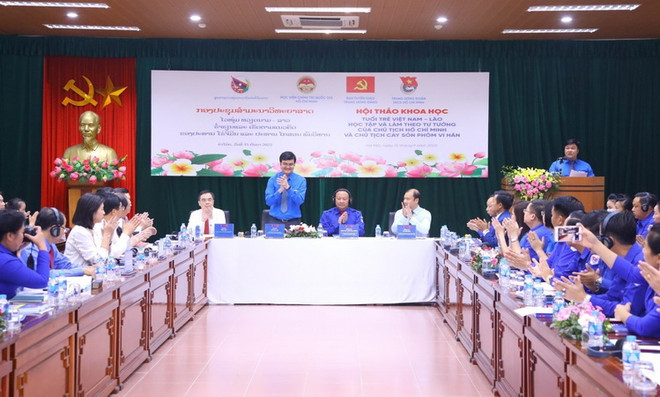 Tuổi trẻ Việt-Lào học tập và làm theo tư tưởng hai vị lãnh tụ vĩ đại ảnh 1