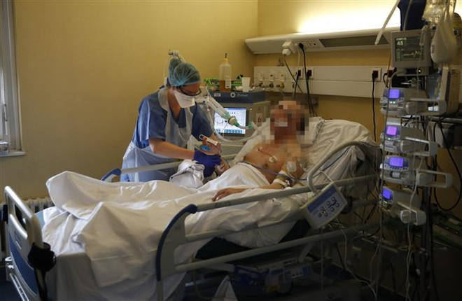 1% bệnh nhân COVID-19 trong tình trạng bệnh nặng hoặc nguy kịch ảnh 1