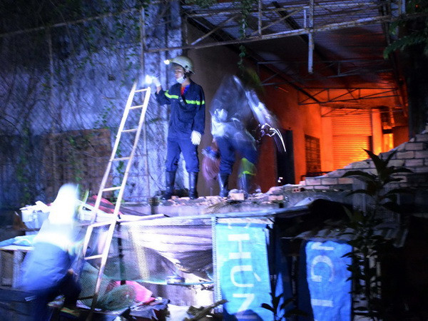 Thành phố Hồ Chí Minh: Xưởng may cháy lớn nhiều giờ trong đêm ảnh 1