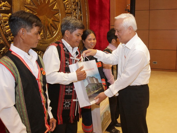 Tiếp tục quan tâm, chăm lo đời sống đồng bào các dân tộc ảnh 1