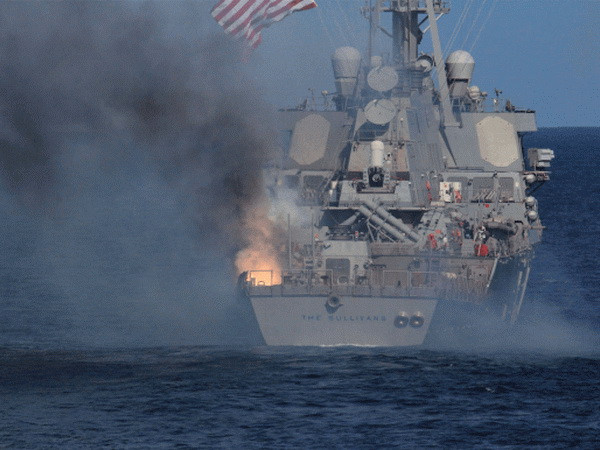 Tàu khu trục của Mỹ bị hư hại do vụ thử tên lửa bất thành ảnh 1