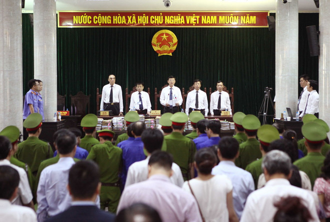 [Photo] Hội đồng xét xử tuyên phạt bầu Kiên 30 năm tù giam ảnh 2