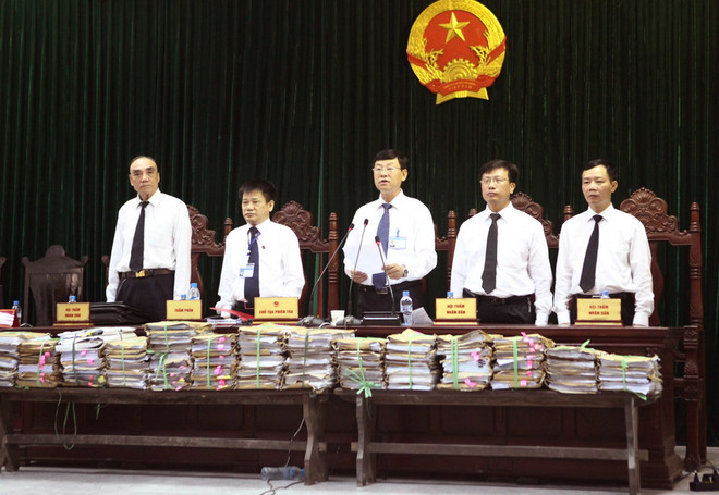 [Photo] Hội đồng xét xử tuyên phạt bầu Kiên 30 năm tù giam ảnh 3