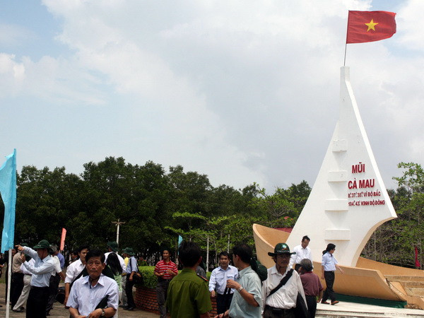 Cà Mau: Phấn đấu thu hút 910.000 du khách trong năm 2014 ảnh 1