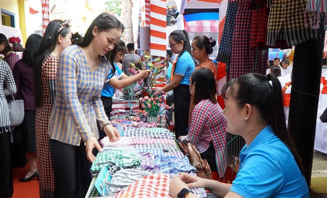 Công nhận Nghề Dệt Choàng là Di sản Văn hóa Phi vật thể Quốc gia ảnh 2