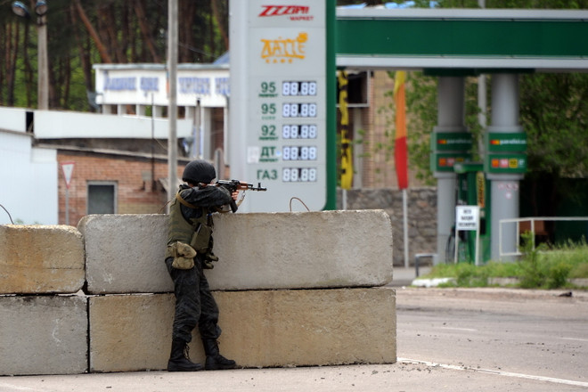 [Photo] Xung đột ác liệt ở Slavyansk gây nhiều thương vong ảnh 2