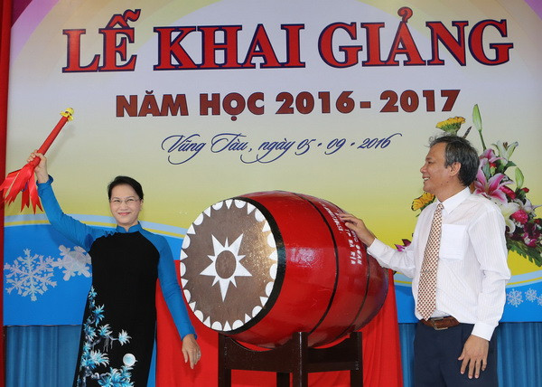 Chủ tịch Quốc hội dự Lễ khai giảng trường chuyên Lê Quý Đôn ảnh 1