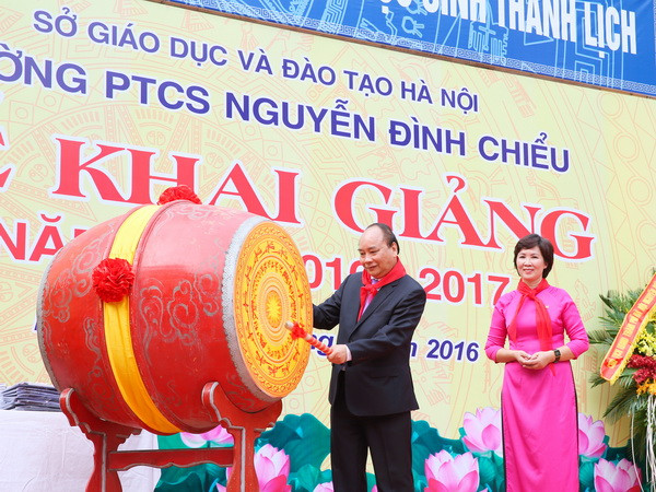 Thủ tướng Nguyễn Xuân Phúc dự lễ khai giảng Trường Nguyễn Đình Chiểu ảnh 1
