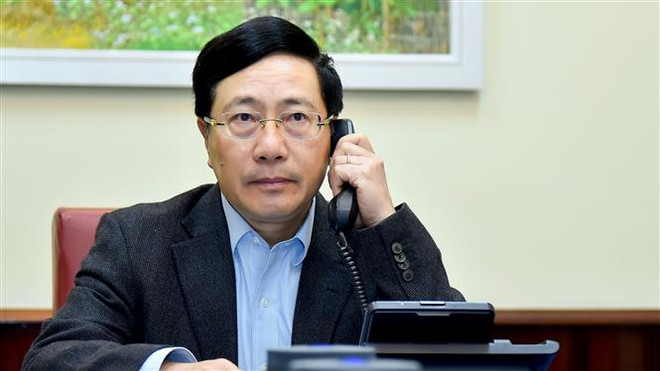 Phó Thủ tướng Phạm Bình Minh điện đàm với Ngoại trưởng Singapore ảnh 1