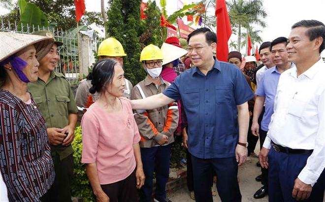 Chủ tịch Quốc hội kiểm tra công tác chuẩn bị bầu cử tại Tiên Lãng ảnh 4