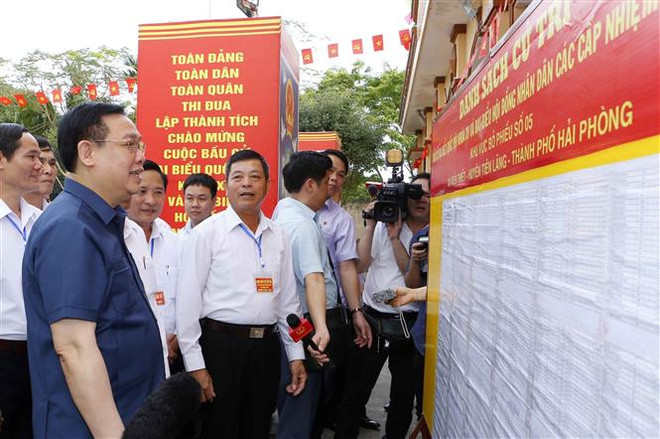 Chủ tịch Quốc hội kiểm tra công tác chuẩn bị bầu cử tại Tiên Lãng ảnh 1