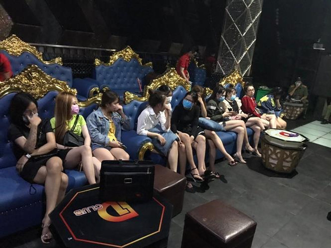 Hơn 50 khách dương tính với ma túy trong quán bar tại Bình Dương ảnh 1