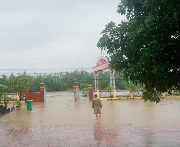 Mưa lớn gây ngập, cảnh báo lũ quét, sạt lở đất ở Quảng Ngãi, Quảng Trị ảnh 2