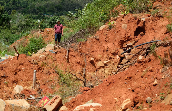 ttxvn_sat lo doi thong (2).jpg