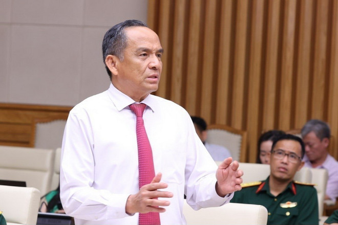 Ông Lê Hoàng Châu, Chủ tịch Hiệp hội Bất động sản Thành phố Hồ Chí Minh phát biểu. (Ảnh: Văn Điệp/TTXVN) ttxvn_2705_nha o xa hoi (2).jpg