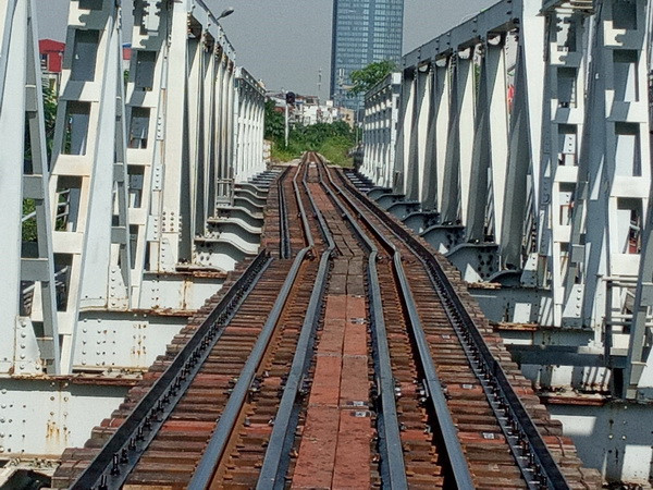 Khắc phục, bảo đảm thông tuyến đường sắt qua cầu Tam Bạc ảnh 1