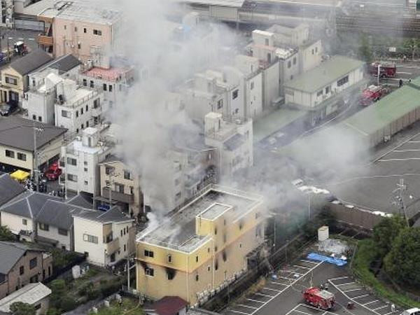 Cảnh sát bắt đầu khám nghiệm hiện trường vụ cháy xưởng phim hoạt hình ảnh 1