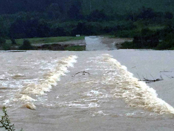 Hà Tĩnh: Một người mất tích, nhiều xã ngập sâu trong mưa lũ ảnh 1