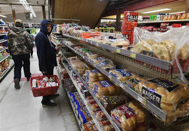 Quan chức Fed tranh luận về chi tiêu tiêu dùng trong nền kinh tế Mỹ ảnh 1