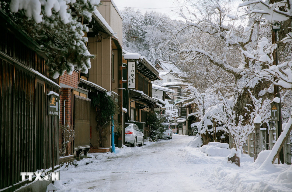 Những khu phố cổ truyền thống, yên bình là điểm thu hút du khách đến với Takayama. (Ảnh: Xuân Giao/TTXVN)