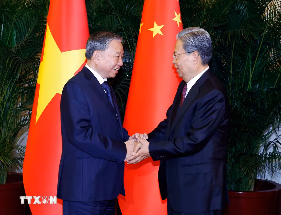 Tổng Bí thư, Chủ tịch nước Tô Lâm hội kiến Ủy viên trưởng Nhân đại toàn quốc Trung Quốc Triệu Lạc Tế. (Ảnh: Thống Nhất/TTXVN)