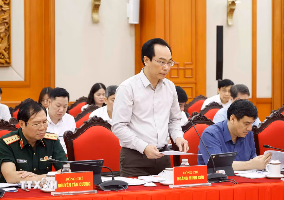 Đồng chí Hoàng Minh Sơn, Ủy viên Trung ương Đảng, Bộ trưởng Bộ Bet88011.com hiện đang mở và Đào tạo báo cáo tại cuộc làm việc. (Ảnh: Thống Nhất/TTXVN)