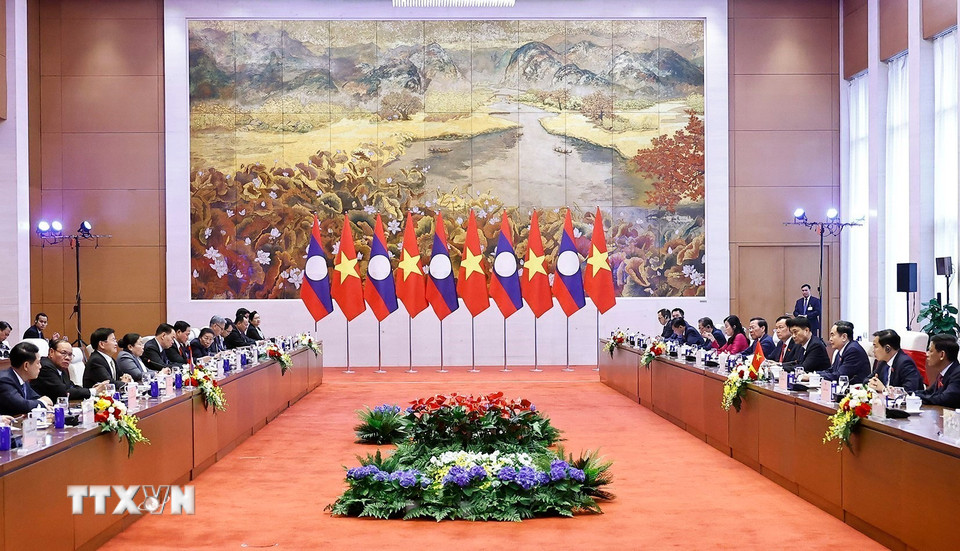 Chủ tịch Quốc hội Trần Thanh Mẫn hội kiến Tổng Bí thư, Chủ tịch nước Lào Thongloun Sisoulith. (Ảnh: Doãn Tấn/TTXVN)