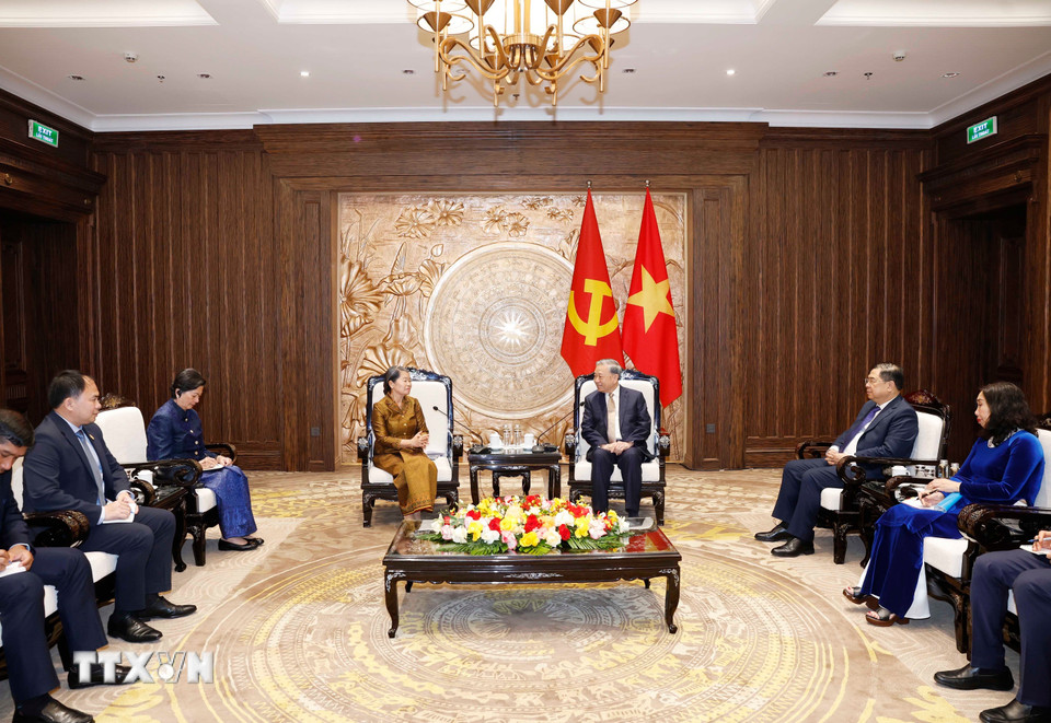 Tổng Bí thư Tô Lâm tiếp bà Men Sam An, Phó Chủ tịch Đảng Nhân dân Campuchia (CPP) sang chúc mừng thành công Đại hội Đảng XIV. (Ảnh: Thống Nhất/TTXVN)