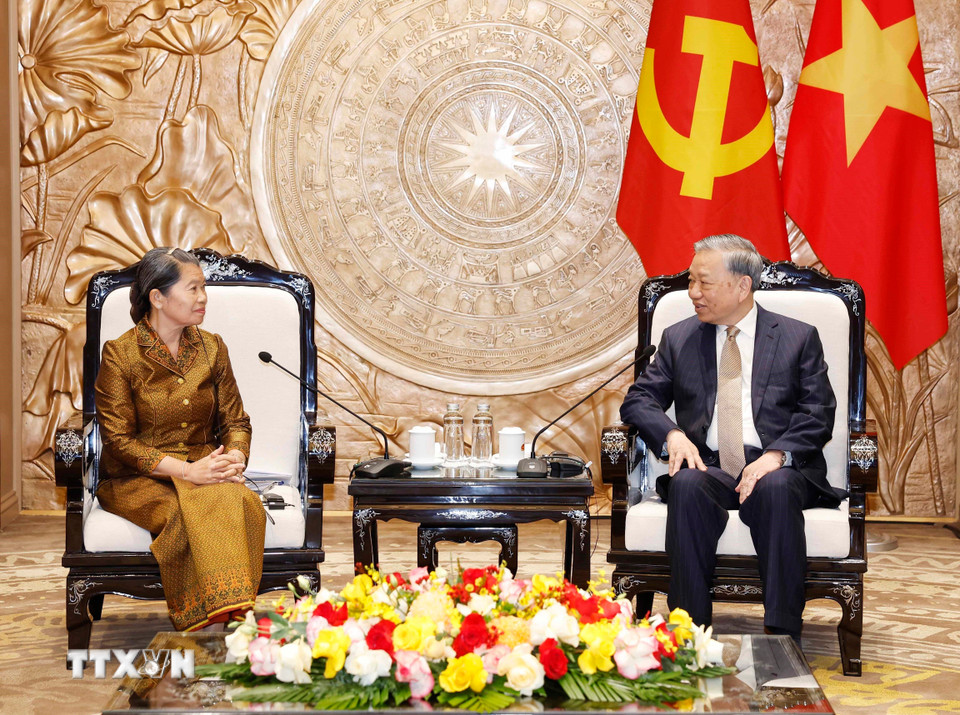 Tổng Bí thư Tô Lâm tiếp bà Men Sam An, Phó Chủ tịch Đảng Nhân dân Campuchia (CPP) sang chúc mừng thành công Đại hội Đảng XIV. (Ảnh: Thống Nhất/TTXVN)