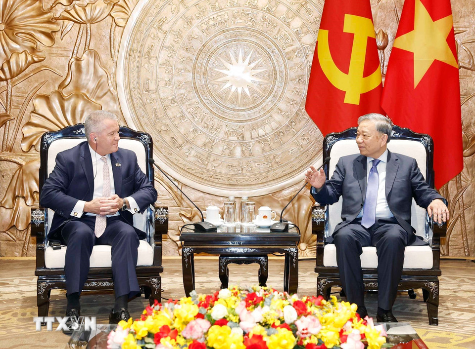 Tổng Bí thư Tô Lâm tiếp Trợ lý Ngoại trưởng Hoa Kỳ Michael George DeSombre. (Ảnh: Thống Nhất/TTXVN)