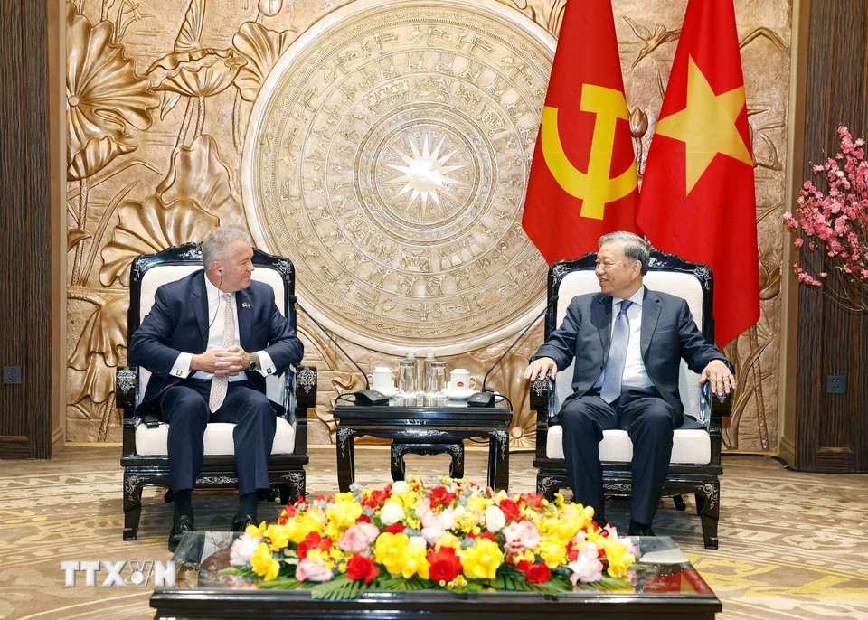 Tổng Bí thư Tô Lâm tiếp Trợ lý Ngoại trưởng Hoa Kỳ Michael George DeSombre. (Ảnh: Thống Nhất/TTXVN)