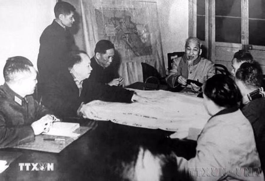 Tháng 1/1968, tại Hội nghị Ban chấp hành Trung ương Ðảng lần thứ 14 đã thông qua Nghị quyết tháng 12/1967 của Bộ Chính trị, quyết định thực hiện tổng công kích - tổng khởi nghĩa để giành thắng lợi quyết định cho sự nghiệp kháng chiến chống Mỹ, cứu nước. (Ảnh: TTXVN)
