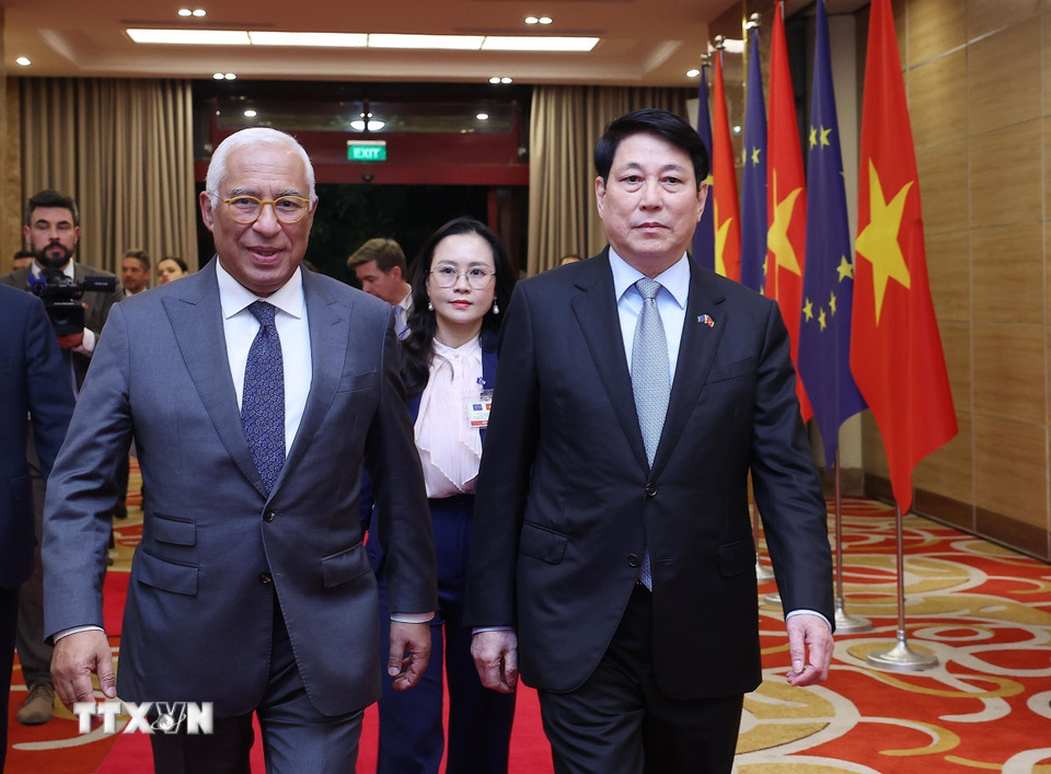 Chủ tịch nước Lương Cường và Chủ tịch Hội đồng châu Âu António Costa dự tiệc chiêu đãi. (Ảnh: Lâm Khánh/TTXVN)