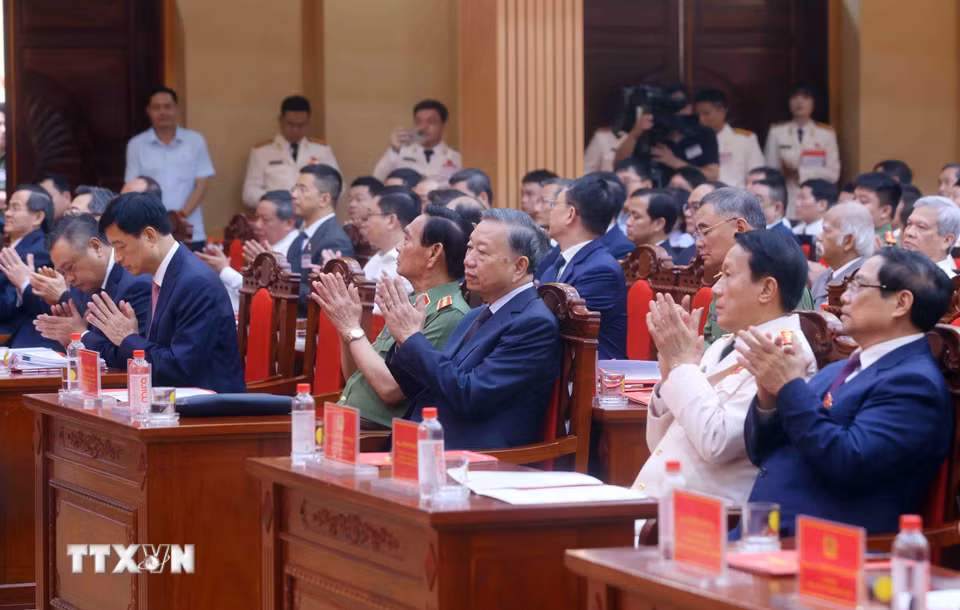 Tổng Bí thư, Chủ tịch nước Tô Lâm cùng các đại biểu tham dự buổi lễ. (Ảnh: Phạm Kiên/TTXVN)