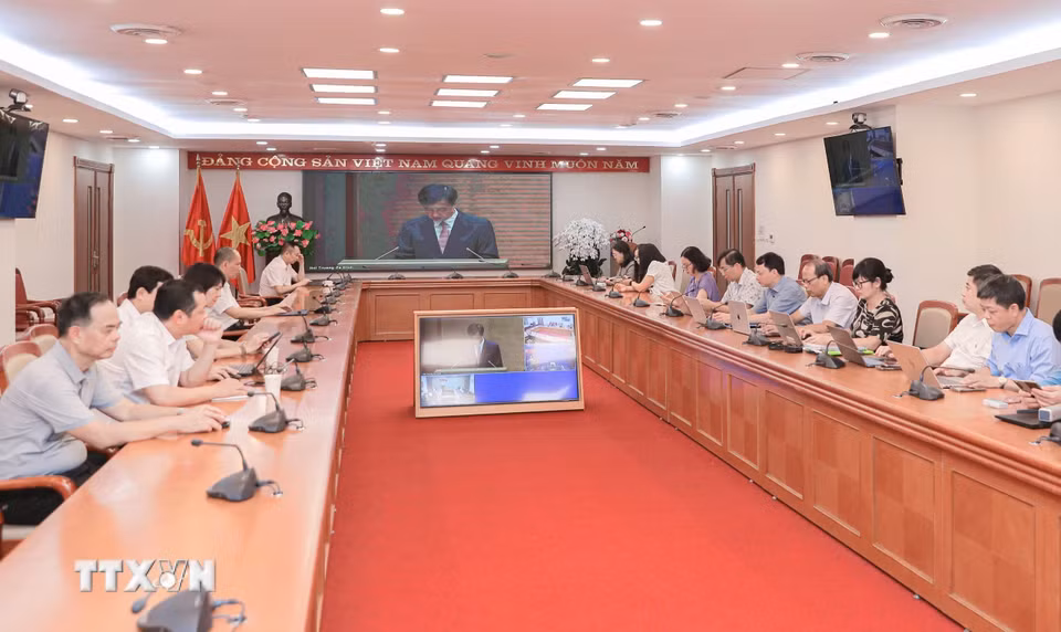 Các đại biểu dự hội nghị trực tuyến tại điểm cầu Thông tấn xã Việt Nam. (Ảnh: Thành Phương/TTXVN)