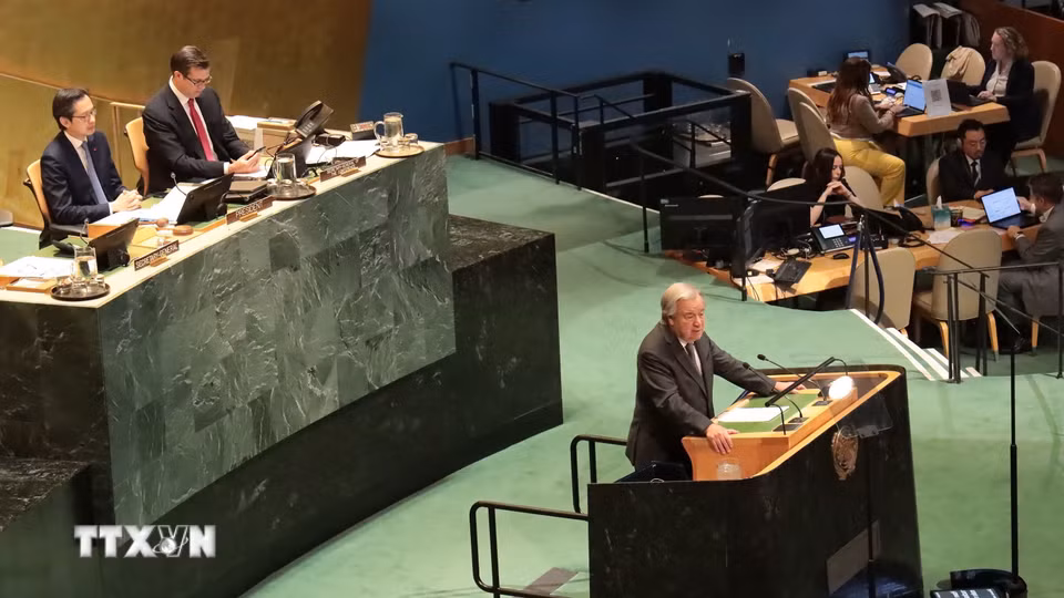 Tổng thư ký Liên hợp quốc António Guterres phát biểu tại phiên khai mạc. (Ảnh: Thanh Tuấn/TTXVN)