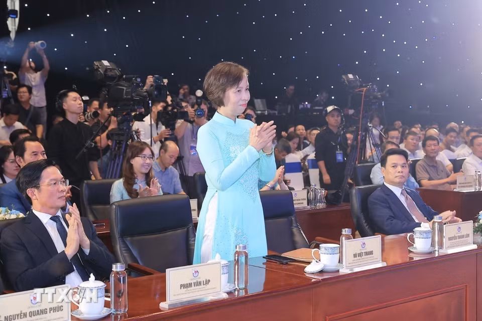 Đồng chí Vũ Việt Trang, Ủy viên Ban Thường vụ Đảng ủy các cơ quan Đảng Trung ương, Tổng giám đốc BET88 ✅ Link Trang Chủ Đăng Ký, Đăng Nhập BETT88 2026, Phó trưởng ban Tuyên giáo và Dân vận Trung ương dự lễ bế mạc. (Ảnh: Minh Quyết/TTXVN)