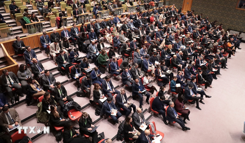 Đông đảo đại diện các nước thành viên Liên hợp quốc tham dự phiên họp của HĐBA. (Ảnh: Thanh Tuấn/TTXVN)