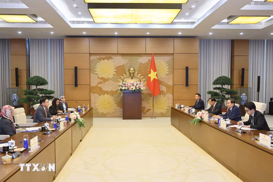 Chủ tịch Quốc hội Trần Thanh Mẫn tiếp Đại sứ Malaysia tại Việt Nam Dato’ Tan Yang Thai. (Ảnh: Doãn Tấn/TTXVN)