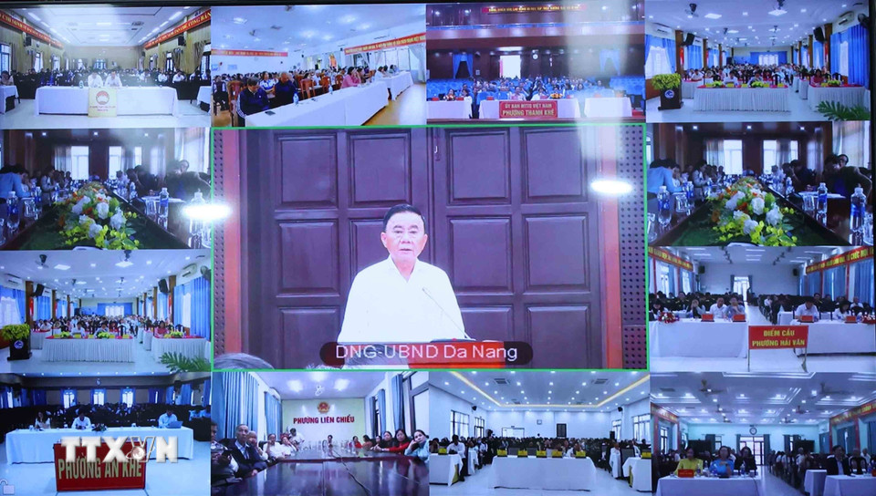 Thường trực Ban Bí thư Trần Cẩm Tú tiếp xúc trực tuyến giữa cử tri với người ứng cử Đại biểu Quốc hội khoá XVI thành phố Đà Nẵng. (Ảnh: Phương Hoa/TTXVN)