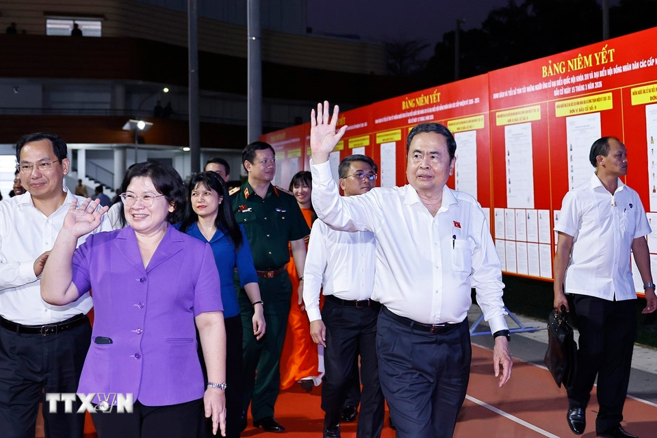 Chủ tịch Quốc hội Trần Thanh Mẫn dự đêm trại tòng quân tại xã Đông Thạnh, Thành phố Hồ Chí Minh. (Ảnh: Doãn Tấn/TTXVN)