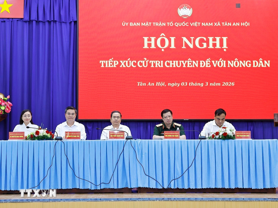 Chủ tịch Quốc hội Trần Thanh Mẫn dự Hội nghị tiếp xúc cử tri chuyên đề với nông dân tại xã Tân An Hội, Thành phố Hồ Chí Minh.(Ảnh: Doãn Tấn/TTXVN)