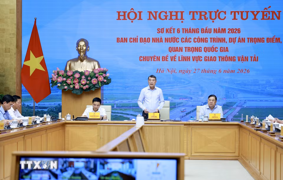 Thủ tướng Lê Minh Hưng chủ trì Hội nghị trực tuyến sơ kết 6 tháng đầu năm 2026 về lĩnh vực giao thông vận tải. (Ảnh: Dương Giang/TTXVN)