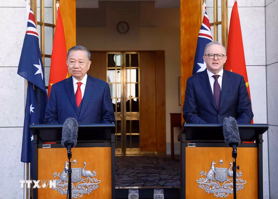 Tổng Bí thư, Chủ tịch nước Tô Lâm và Thủ tướng Australia Anthony Albanese gặp gỡ báo chí. (Ảnh: Thống Nhất/TTXVN)