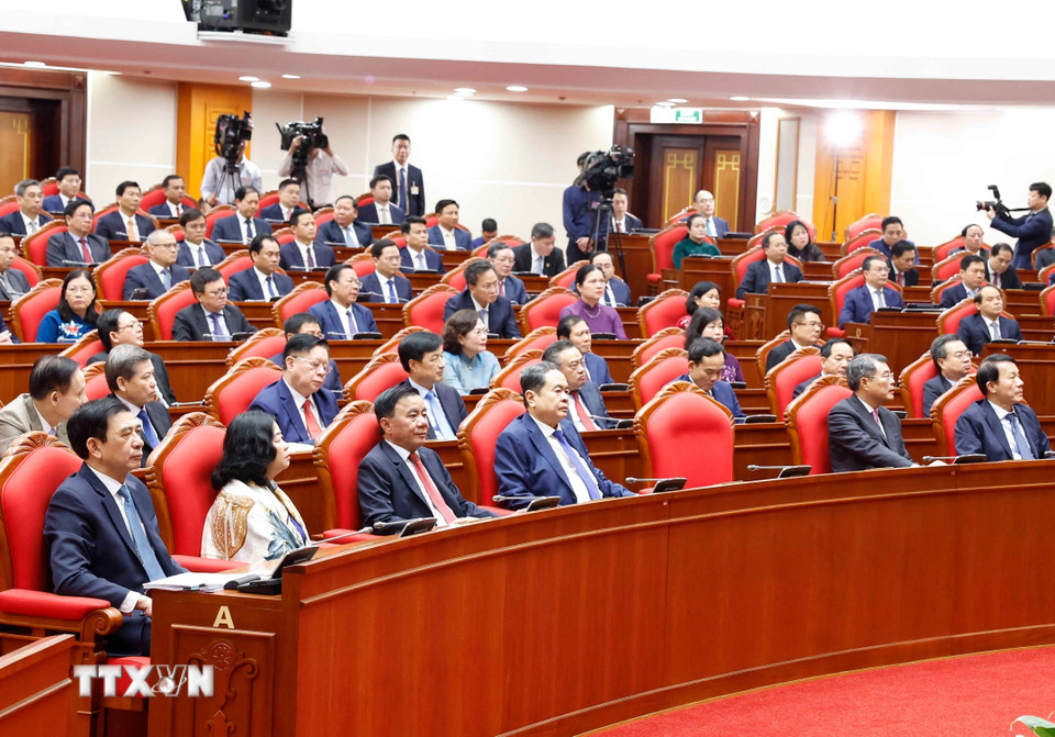 Các đại biểu dự phiên Bế mạc Hội nghị lần thứ hai Ban Chấp hành Trung ương Đảng khóa XIV. (Ảnh: Thống Nhất/TTXVN)