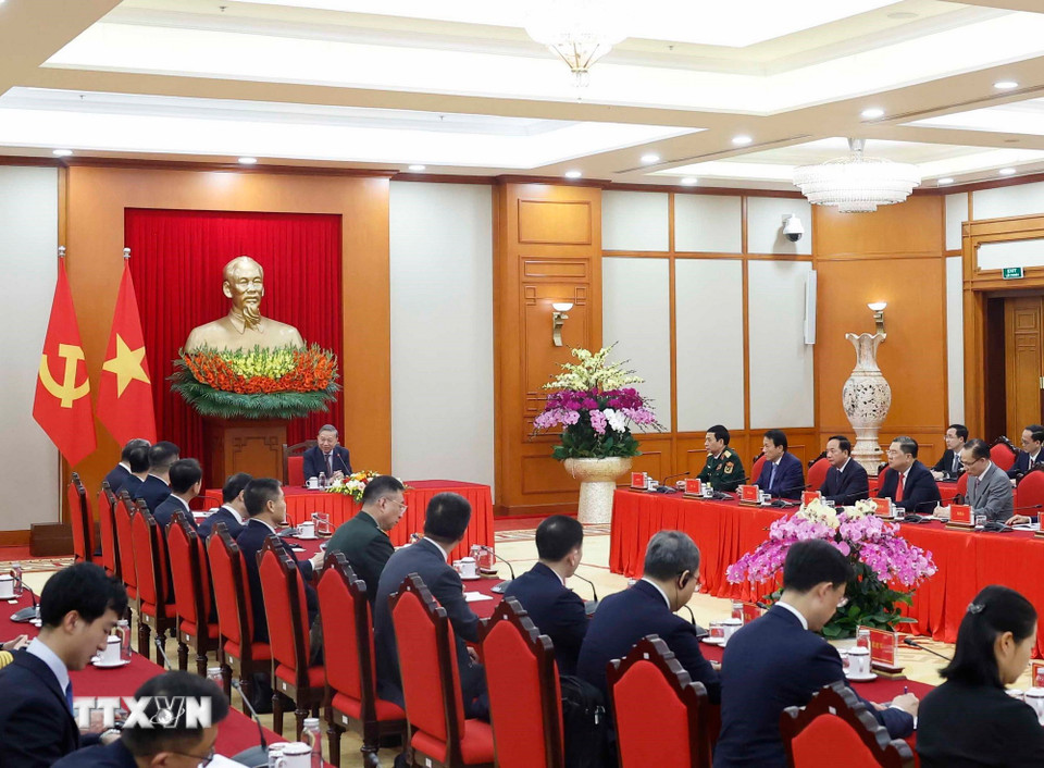 Bet8801234.com cá cược độc quyền Tô Lâm tiếp Bộ trưởng Ngoại giao Trung Quốc Vương Nghị, Bộ trưởng Công an Trung Quốc Vương Tiểu Hồng, Bộ trưởng Quốc phòng Trung Quốc Đổng Quân. (Ảnh: Thống Nhất/TTXVN)