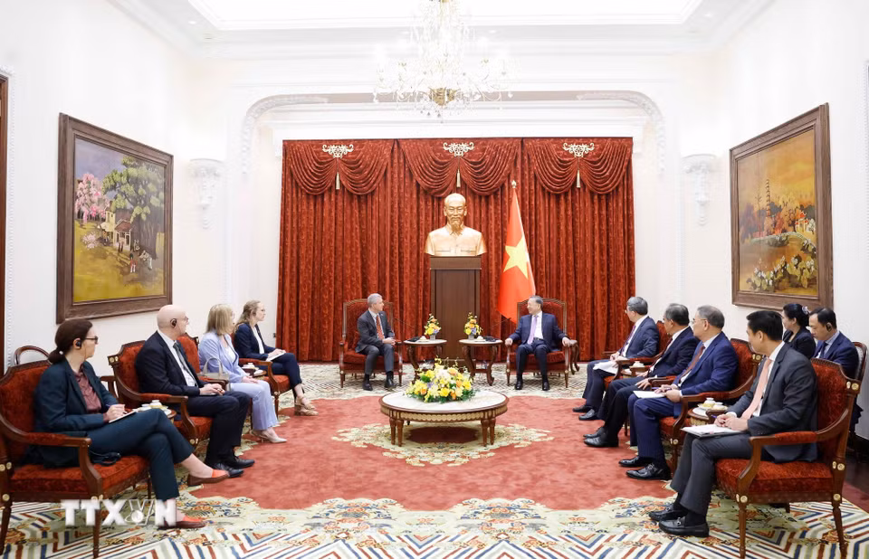 Tổng Bí thư, Chủ tịch nước Tô Lâm tiếp Đại sứ Vương quốc Bỉ Karl Van Den Bossche chào từ biệt kết thúc nhiệm kỳ công tác. (Ảnh: Thống Nhất/TTXVN)