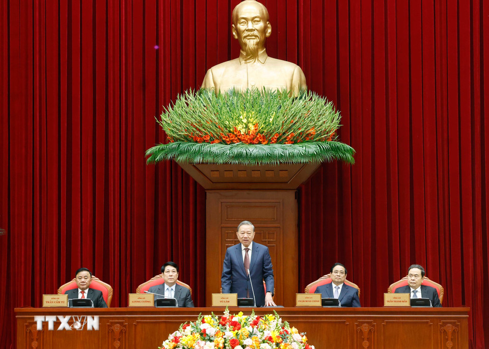 Tổng Bí thư Tô Lâm và các đồng chí lãnh đạo Đảng, Nhà nước tại cuộc gặp mặt. (Ảnh: Thống Nhất/TTXVN)